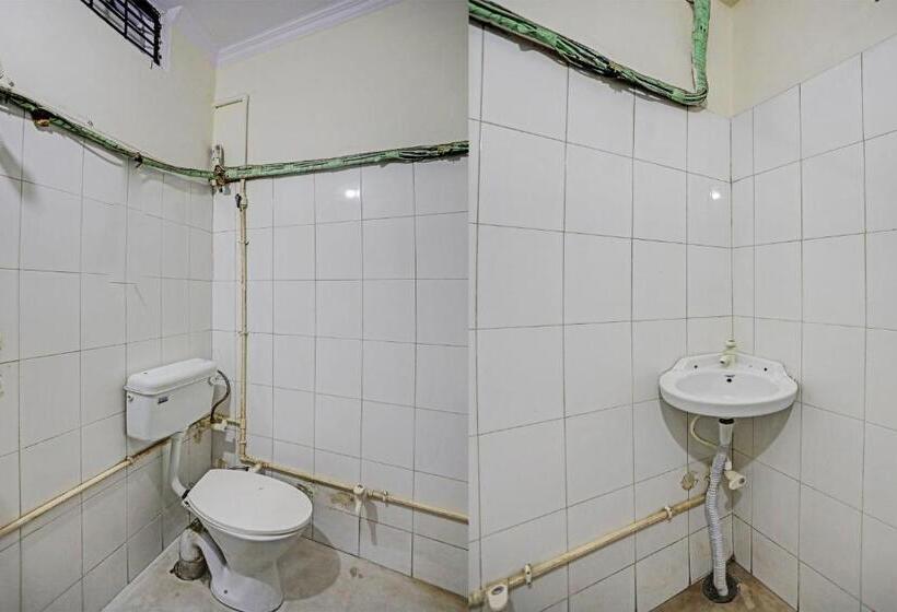 ホテル Collection O Lux