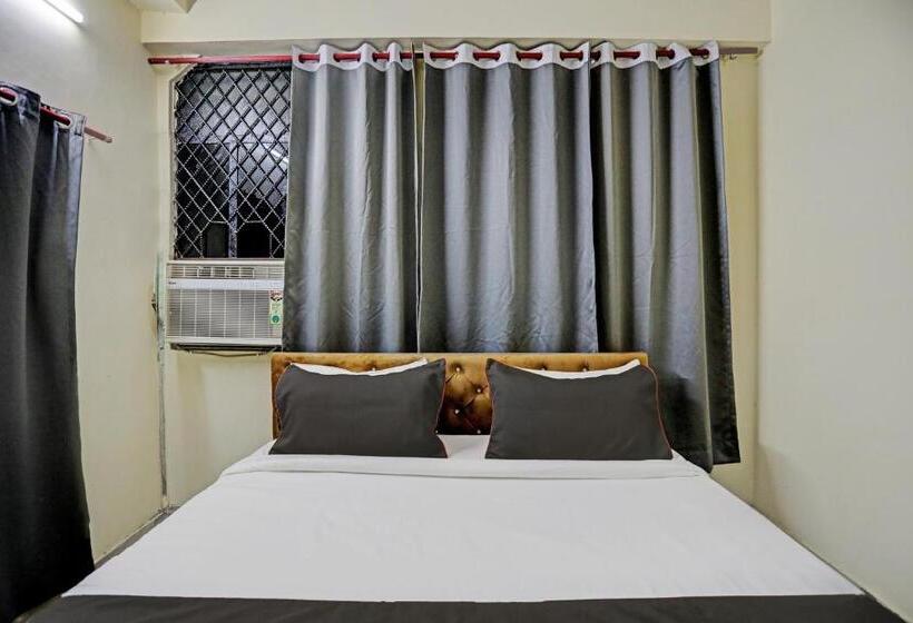 ホテル Collection O Lux