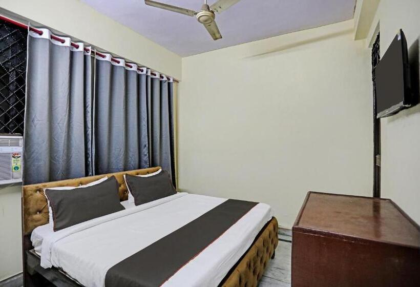 ホテル Collection O Lux