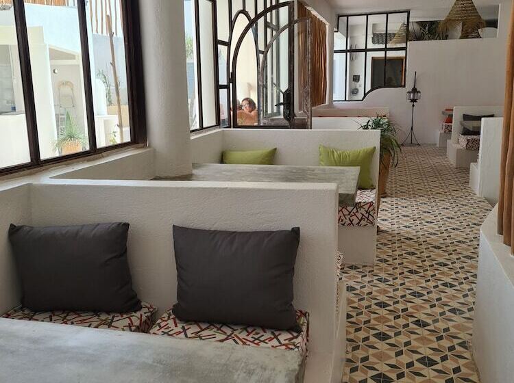 هتل La Maison Des Vagues