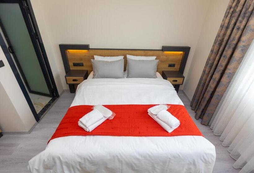 Отель Moonlight Suite