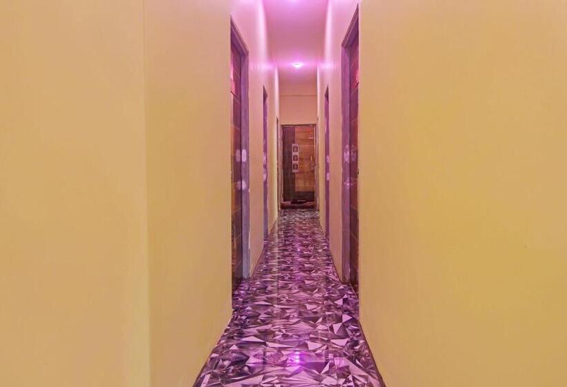 ホテル Oyo Flagship F Three