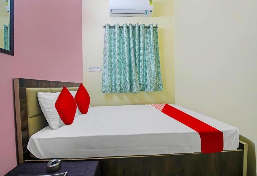 ホテル Oyo Flagship F Three