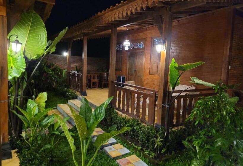 La Tavisa Hotel Borobudur