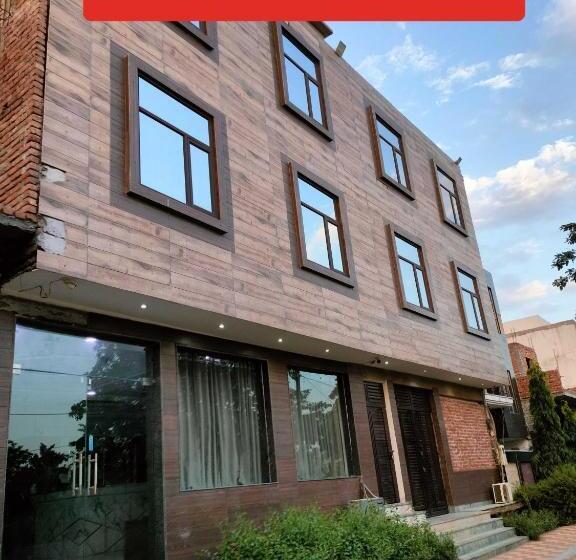 Oyo Flagship 81517 Hotel Cloud Inn