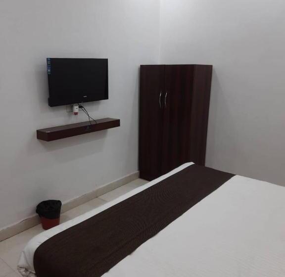 Oyo Flagship 81517 Hotel Cloud Inn