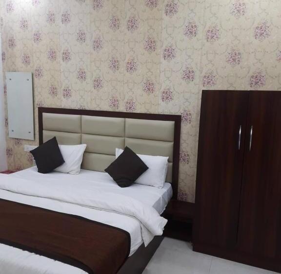 Oyo Flagship 81517 Hotel Cloud Inn