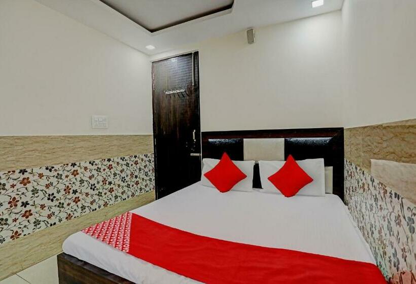 Oyo Flagship 81525b Hotel Avenue