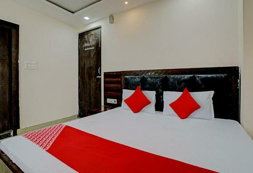 Oyo Flagship 81525b Hotel Avenue