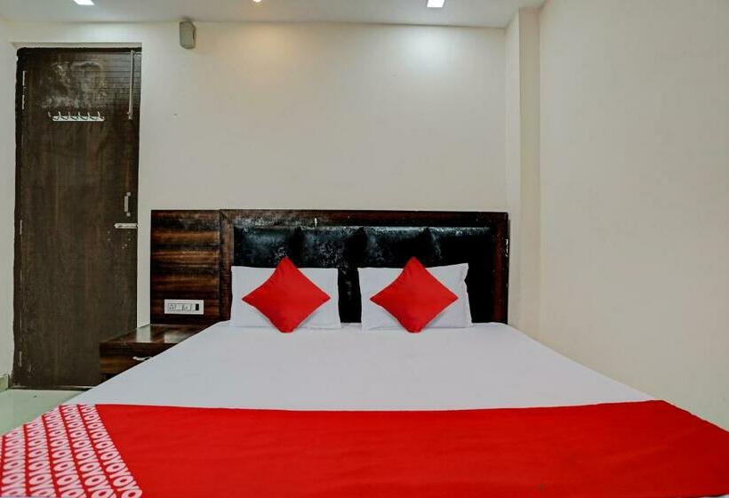 Oyo Flagship 81525b Hotel Avenue