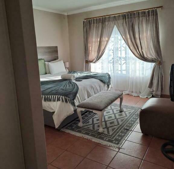 פנסיון Courtlyguesthouse