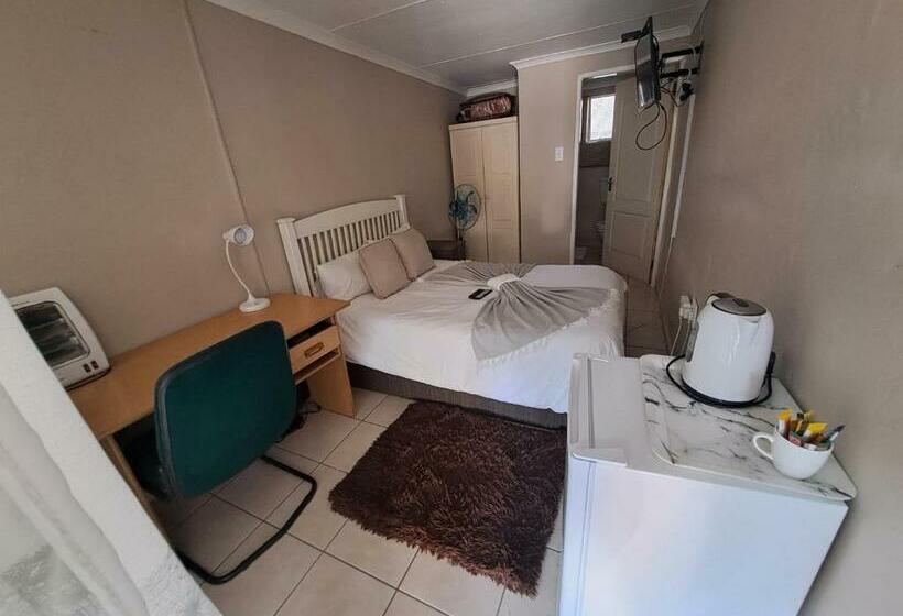 פנסיון Courtlyguesthouse