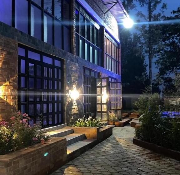 פנסיון Jabulani Private Villas