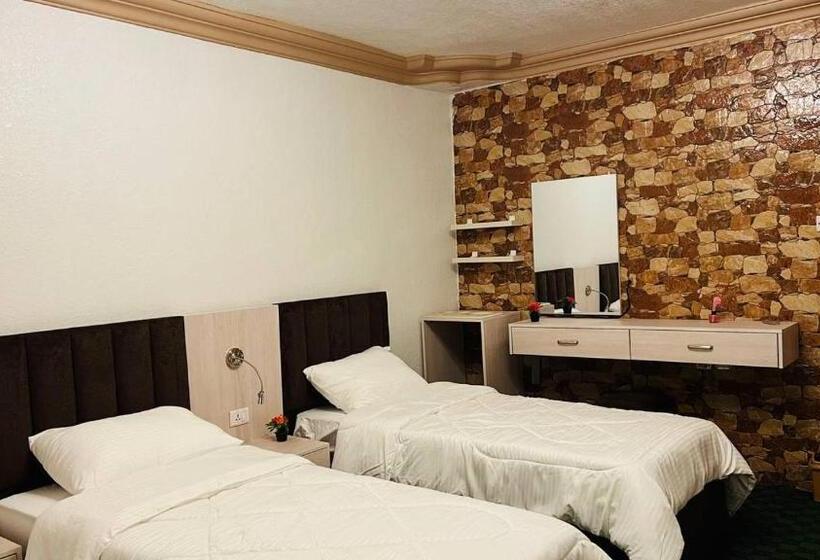 Petra Glamour Hostel