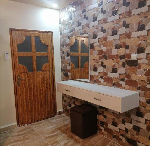 Petra Glamour Hostel