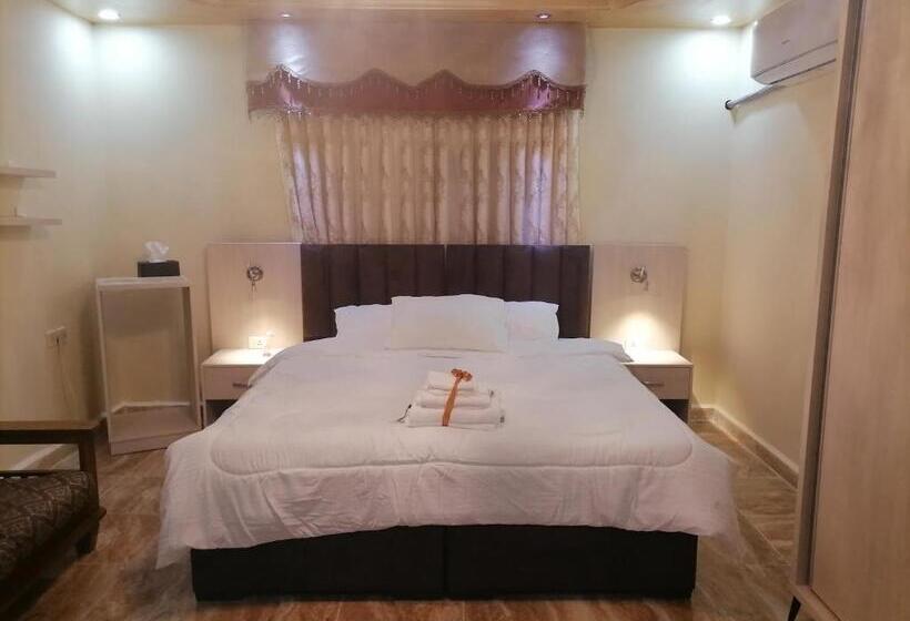 Petra Glamour Hostel