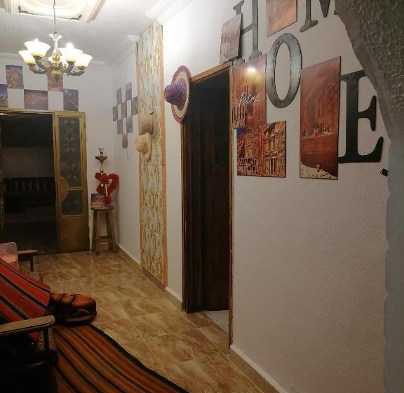 Petra Glamour Hostel