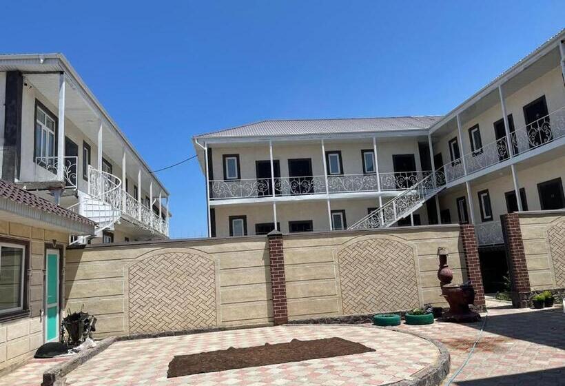 استراحتگاه Chinar