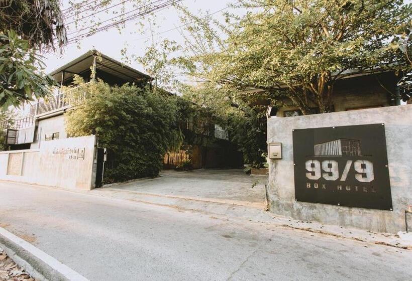 99/9 Box Resort