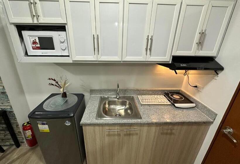 هاستل Gravins616 Condo Bcd