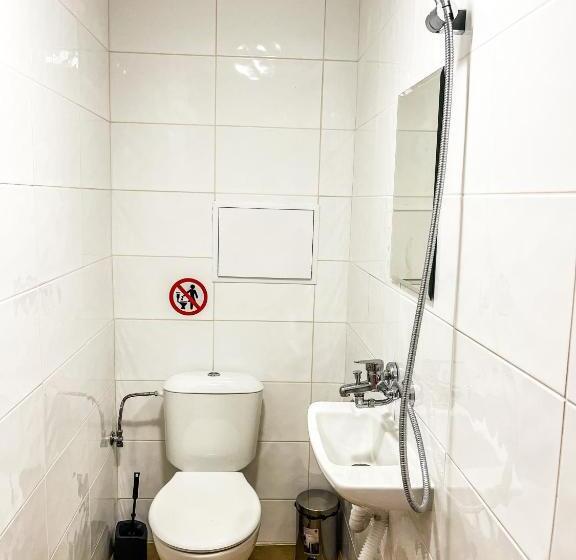 ユースホステル Private Rooms In Silvy S Pretty House