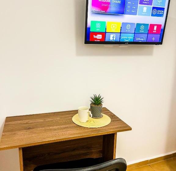 ユースホステル Private Rooms In Silvy S Pretty House