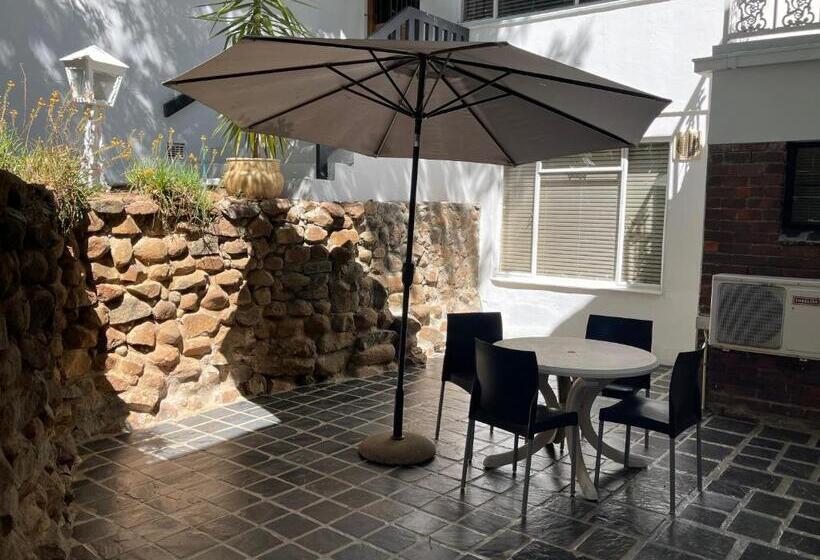 צימר Grants Hill Inn