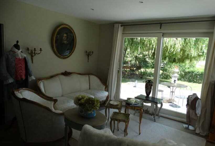 住宿加早餐 Le Domaine Du Château Blanc à 10 Minutes De Pairi Daiza