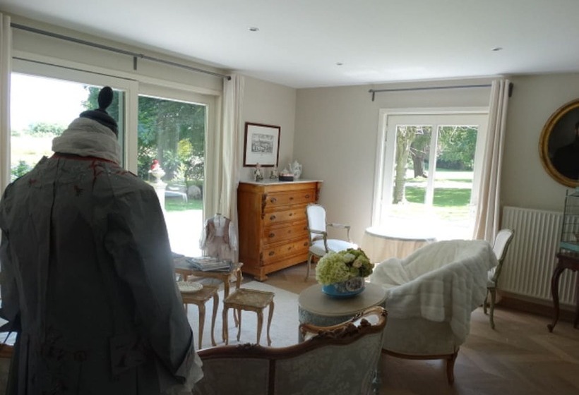 住宿加早餐 Le Domaine Du Château Blanc à 10 Minutes De Pairi Daiza