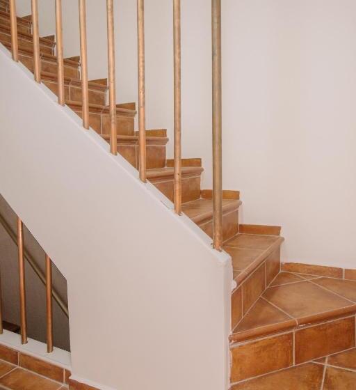 تختخواب و صبحانه Terra