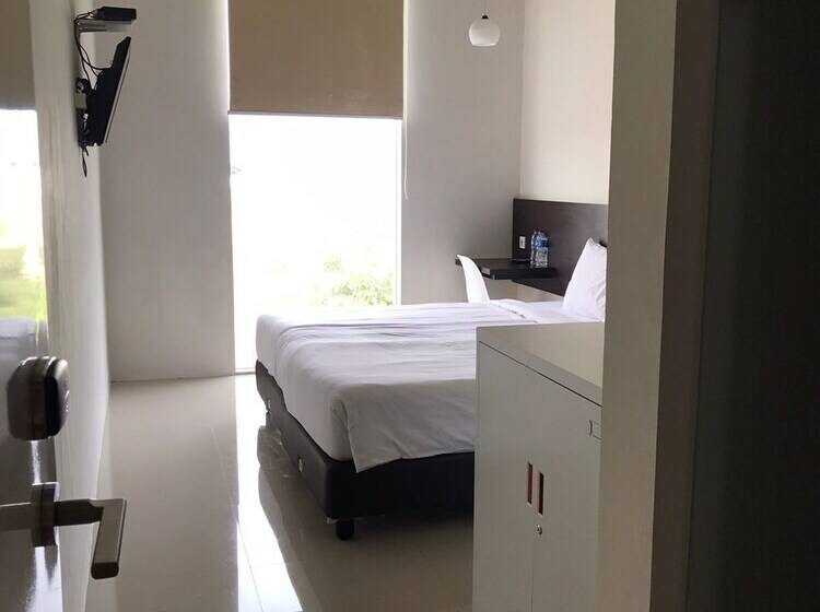 בית מלון כפרי Cendana Coliving Solo Baru