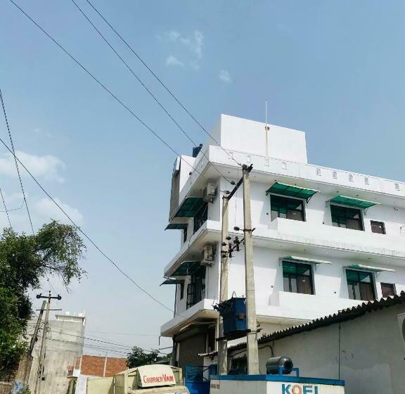 בית מלון כפרי Golden Night