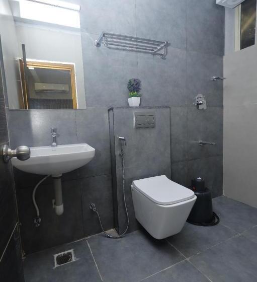 هتل Grand Courtyard Business