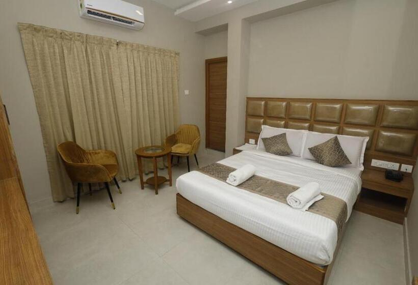 هتل Grand Courtyard Business