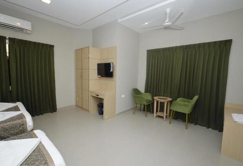 هتل Grand Courtyard Business