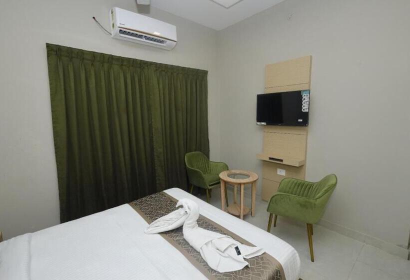 هتل Grand Courtyard Business