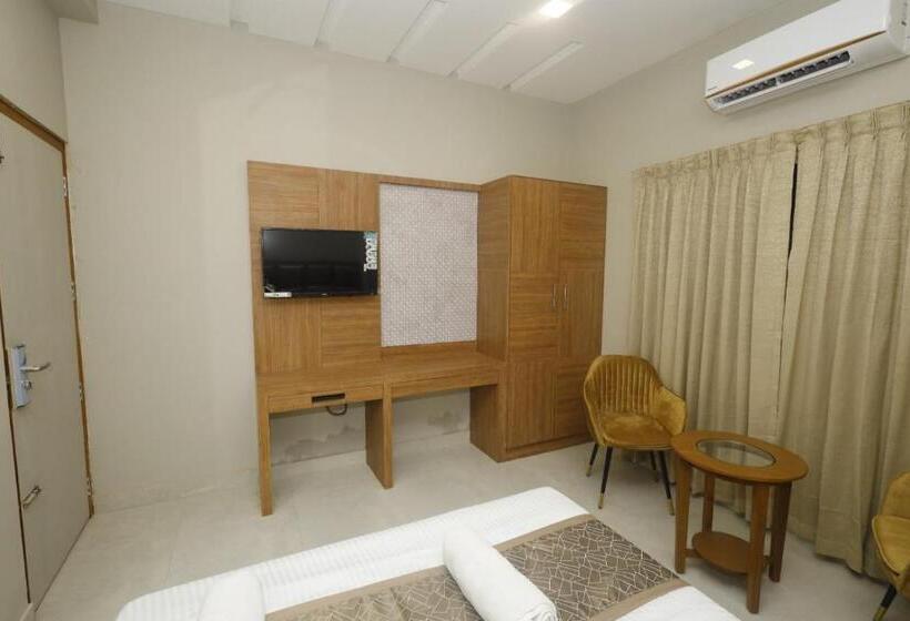 هتل Grand Courtyard Business