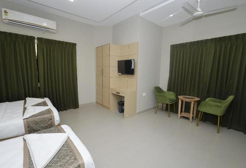 هتل Grand Courtyard Business