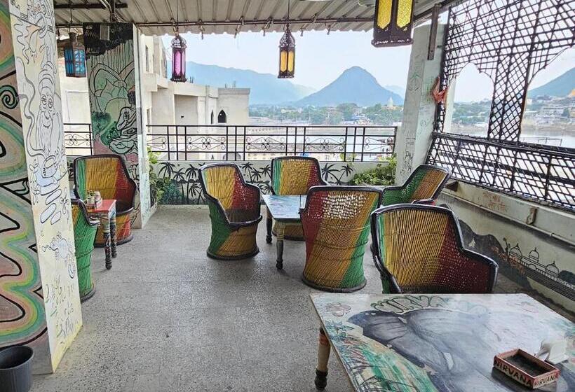 Отель Nirvana Rooftop