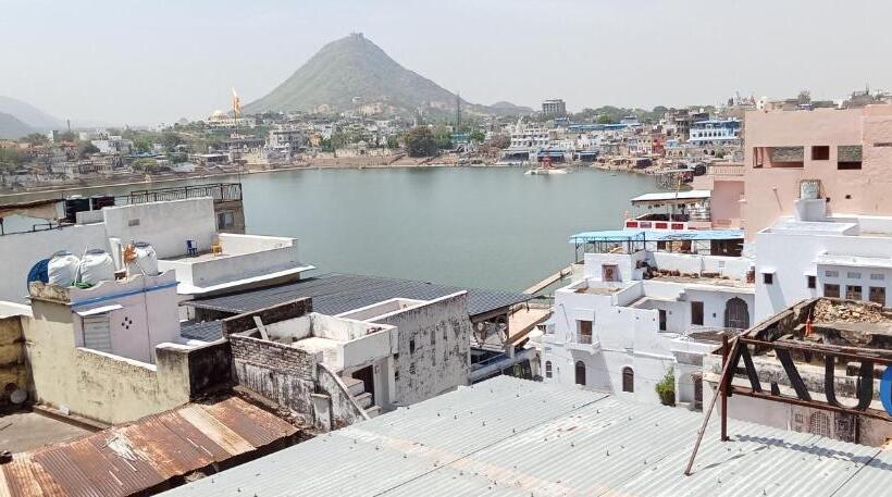 Отель Nirvana Rooftop