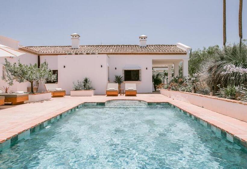 בית מלון כפרי San Roque Suites De Monda