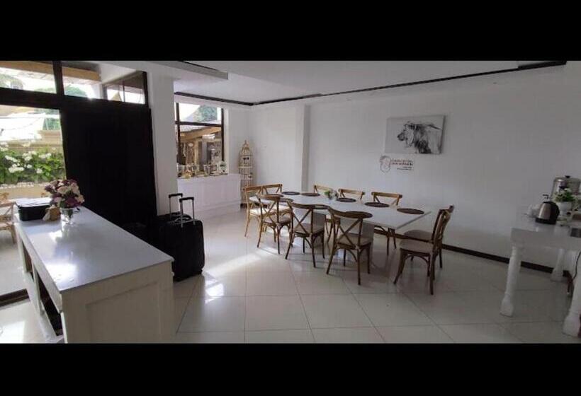 Отель Vila Pereira Lda