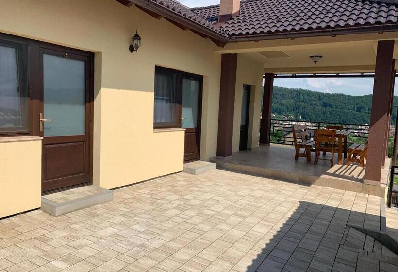 بنسيون Casa Leda