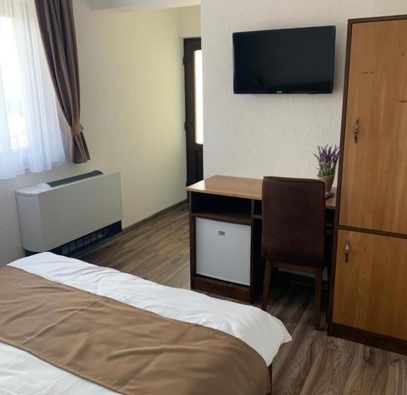 بنسيون Casa Leda