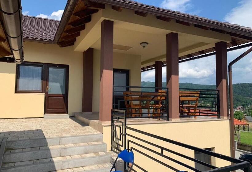 بنسيون Casa Leda