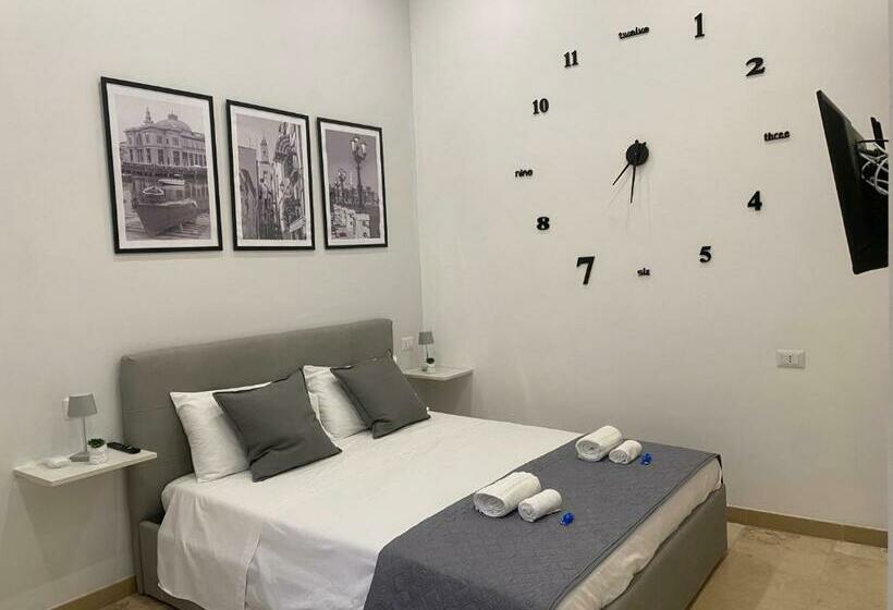 פנסיון Del Carmine 23