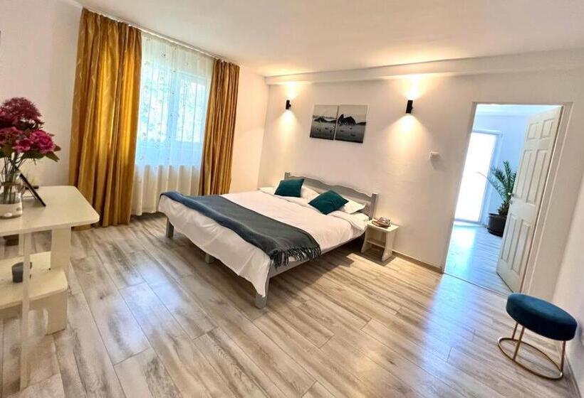 פנסיון House75