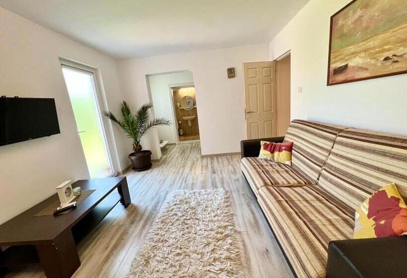 פנסיון House75