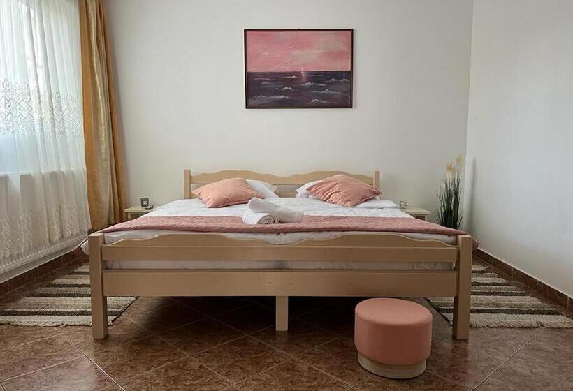 פנסיון House75