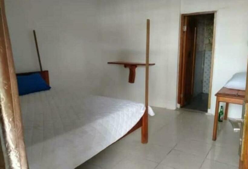 Общежитие Hollow Trees Surf Katiet Mentawai Surfing Barrels